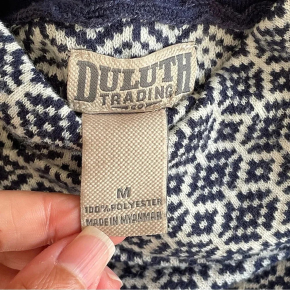 Duluth Trading Mock Neck Blue White Geometric Print Tunic Top Sweater Women Sz M - Picture 6 of 7